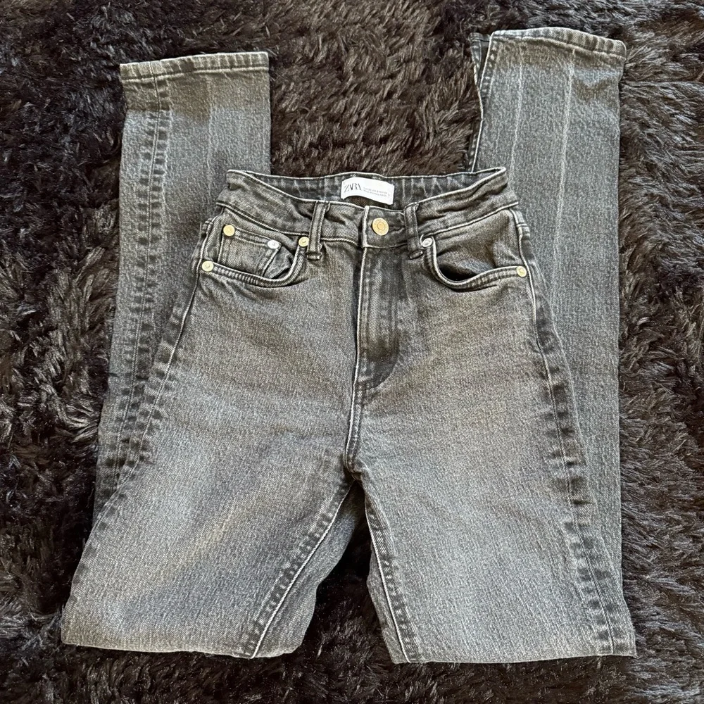 Zara Women's Black/Gray Straight Leg Jeans - Picture 2 of 6